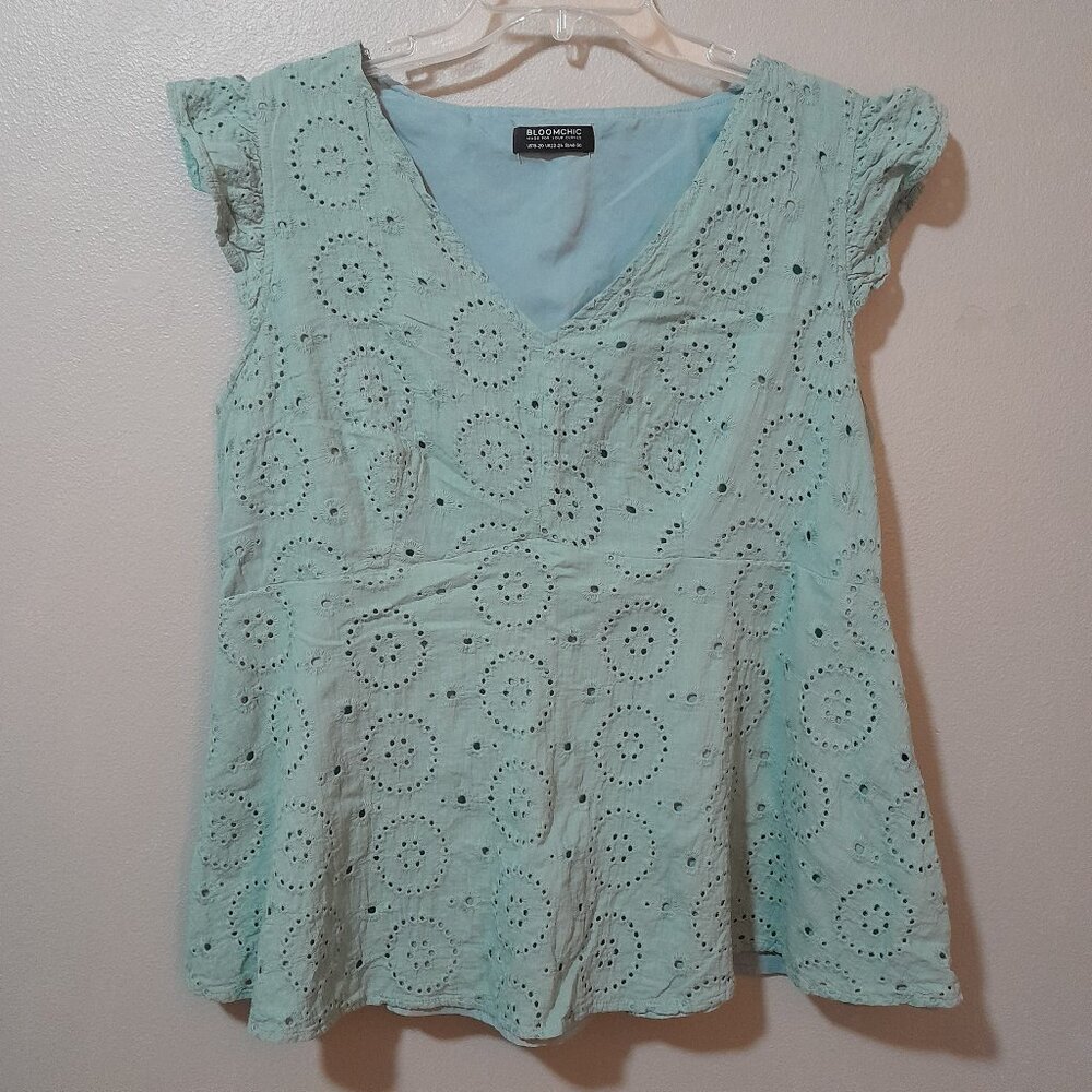 BloomChic Eyelet Babydoll Top V-Neck Ruffle Cap Sleeve Cotton Size 18 -20